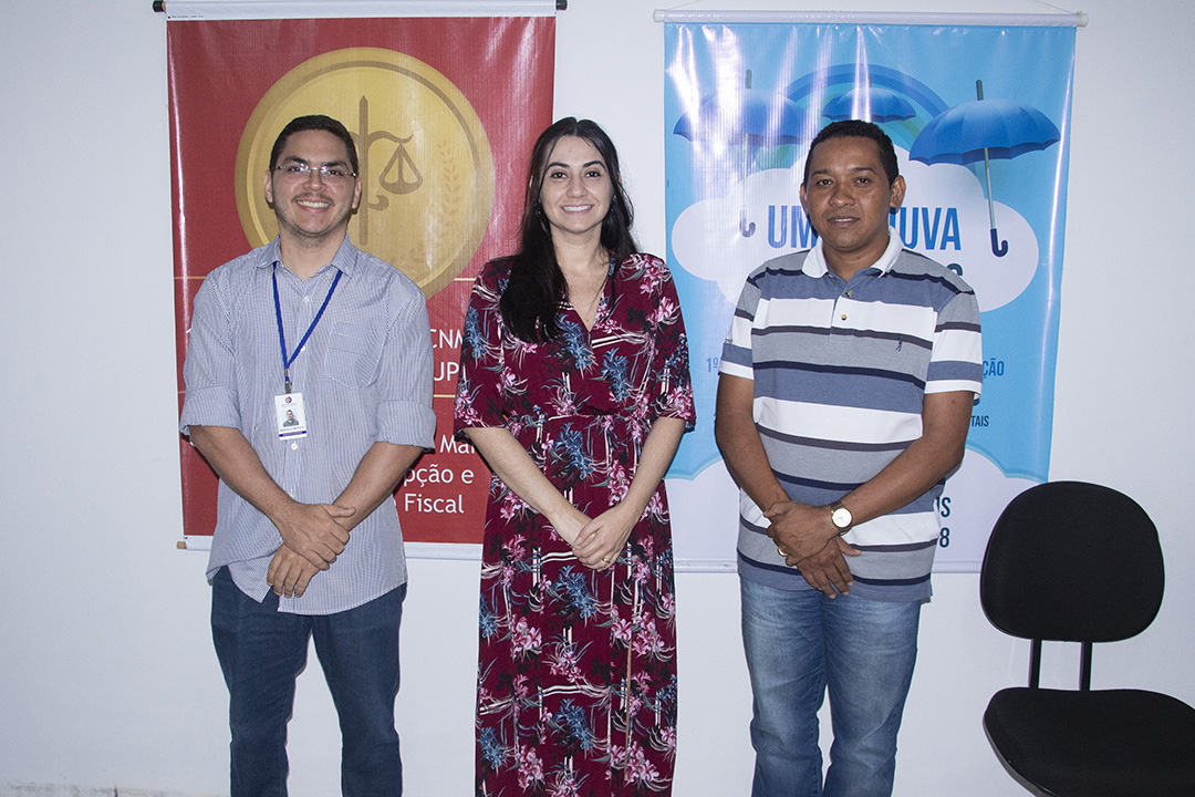 Presidente da Câmara reúne-se com Promotora de Justiça para tratar sobre votações de prestações de contas e transparência