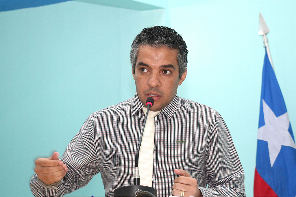 Vereador Júlio da Foto Layser reivindica melhoria de estrada na região da localidade Mato de Palha