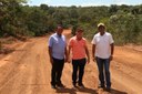 Vereadores vistoriam obra de estrada vicinal da região do Povoado Vale Verde